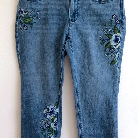 J. Jill Authentic Fit Cropped Embroidered Jeans 2P - Picture 2 of 11